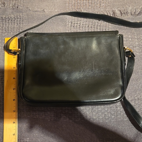 Designer Vintage Leather Handbag with Long Strap - Picture 5 of 9